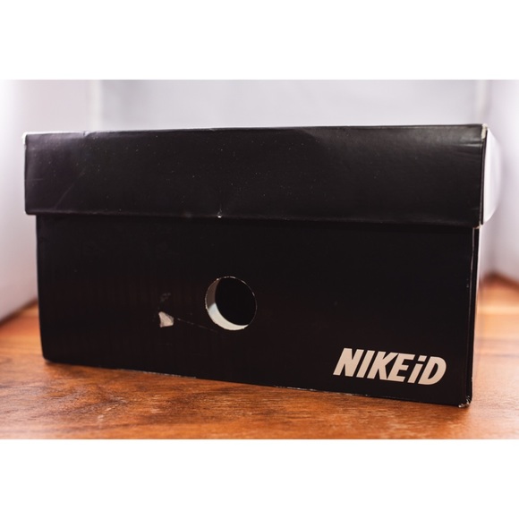 Nike iD Dunk Low Supreme Red Size 8.5 Gently Used - Picture 5 of 5